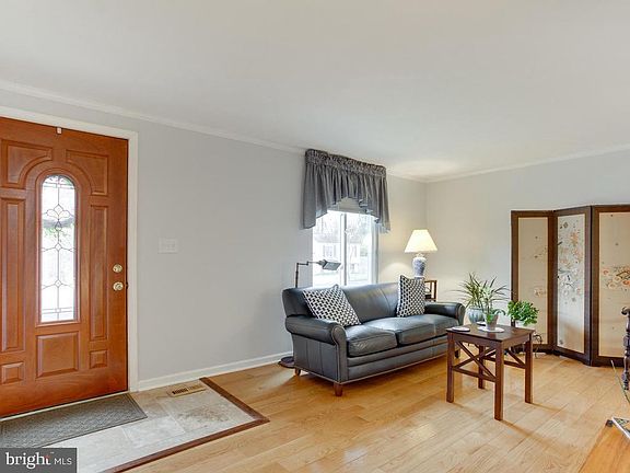 3rd image of 392 Blossom Tree Dr