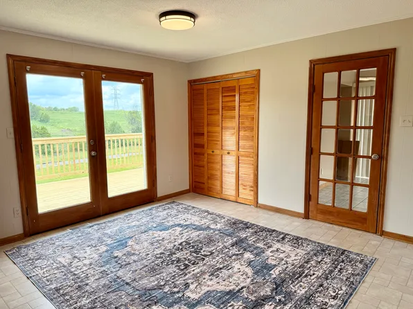 5028 Highway 11e, Bluff City, TN 37618