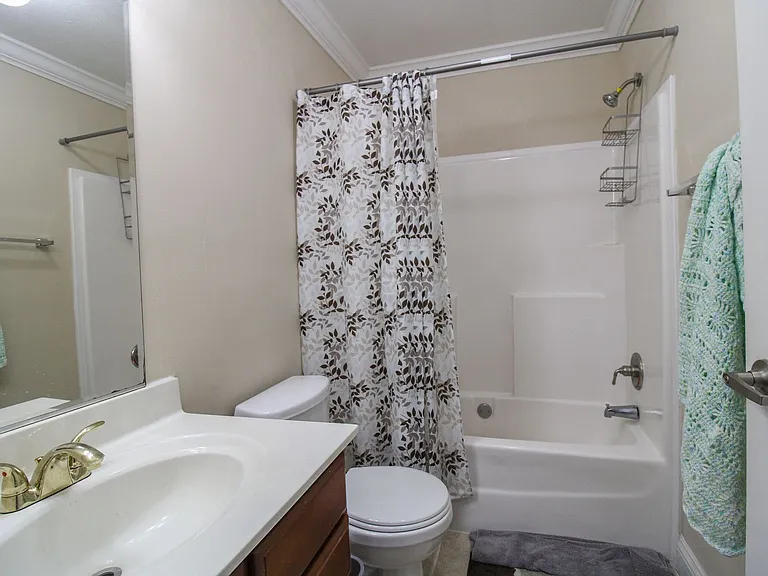 126 Meadows Ln — Photo 21