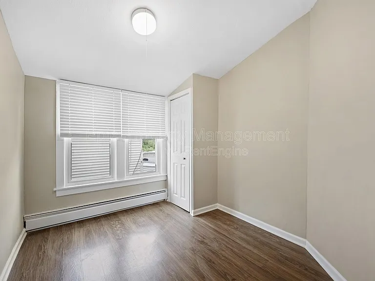 1029 E Granet Ave — Photo 7