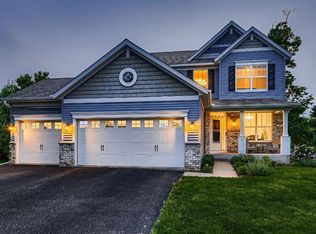 4898 Hamlet Way N, Oakdale, MN 55128