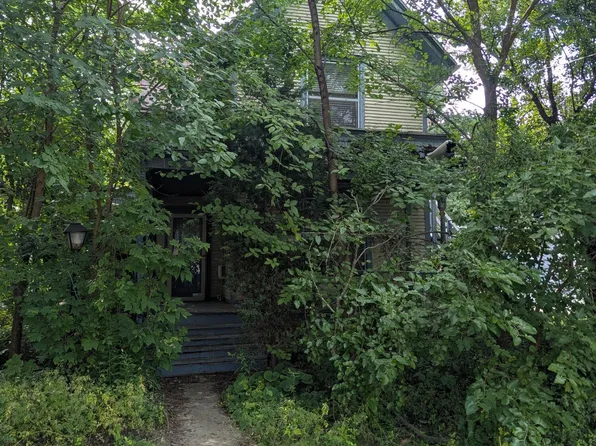 821 N Seymour Ave, Lansing, MI 48906