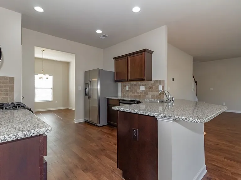 4702 Southwind Rd — Photo 4