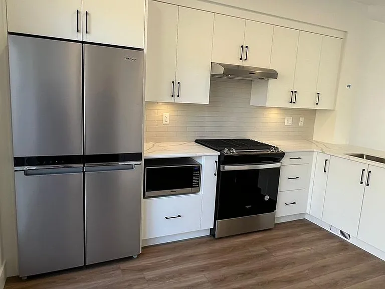 255 Caspian Dr — Photo 16