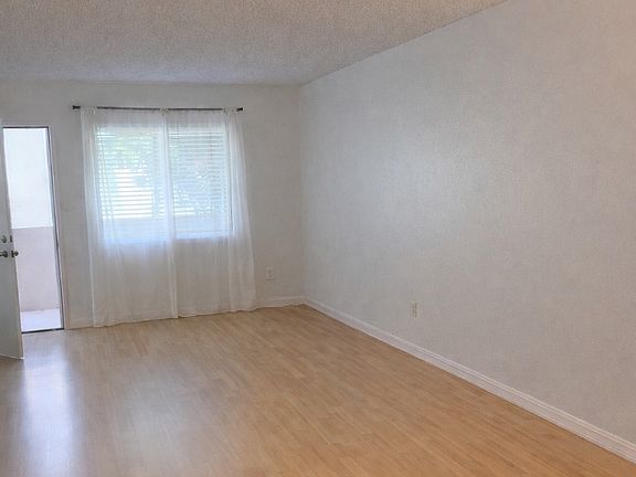 4th image of 621 D St Unit 115
