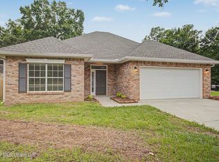 8524 Op La Ct, Diamondhead, MS 39525