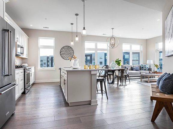 Modern Open Concept 3 Bedroom Residence