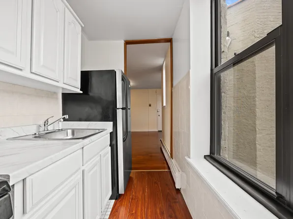 14-23 31st Avenue image 13 of 21