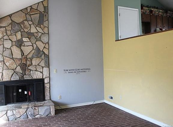 4th image of 7801 Briardale Dr