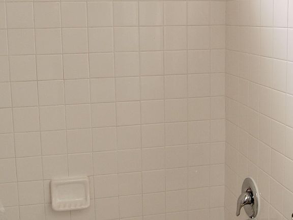 5th image of 11545 Moorpark St APT 103
