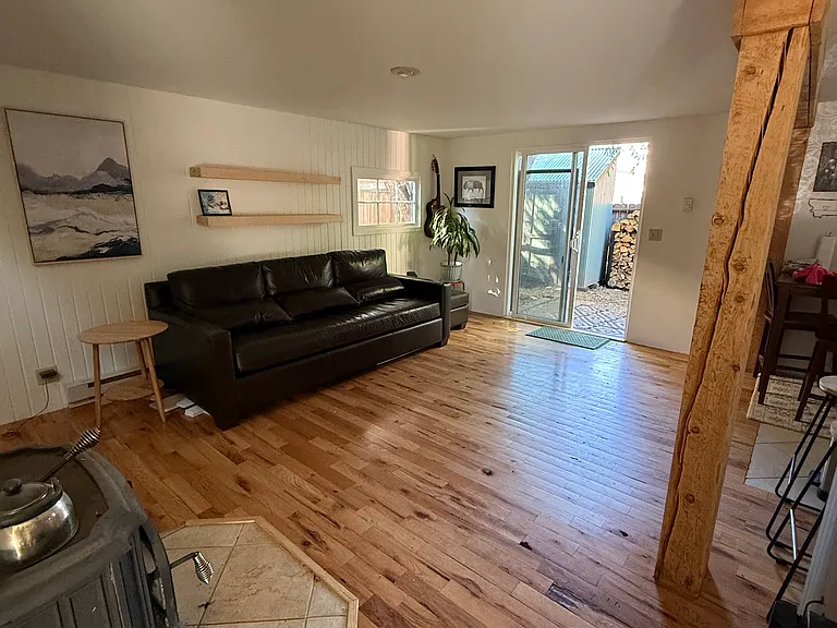 297 James St — Photo 3