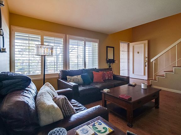 2nd image of 11053 Clairemont Mesa Blvd
