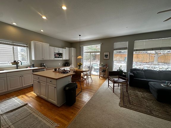 Kitchen & Dining Room