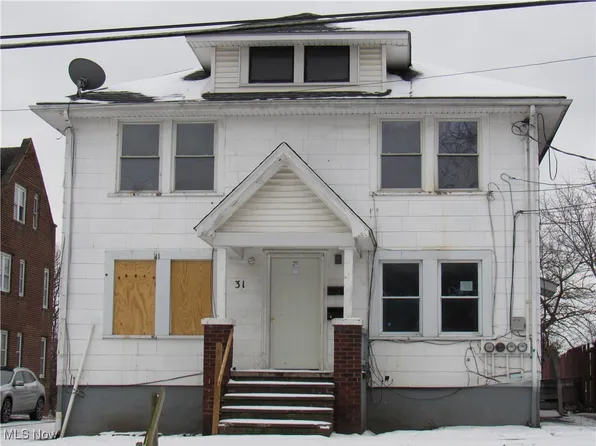 31 McNaughton St, Akron, OH 44305