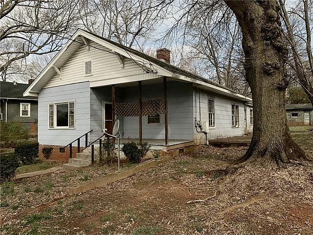 1st image of 1673 C Ave SE