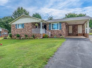 704 Alberta Ave, Boiling Springs, SC 29316