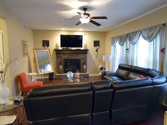 3rd image of 6225 Herons Cir