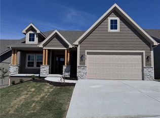 2157 Black Walnut Dr, Liberty, MO 66085