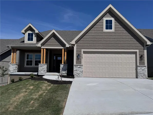 2157 Black Walnut Dr, Liberty, MO 66085