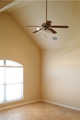 2nd image of 3825 Blackhawk Ln