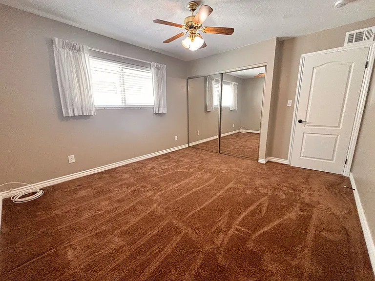 16542 Fountain Ln — Photo 29