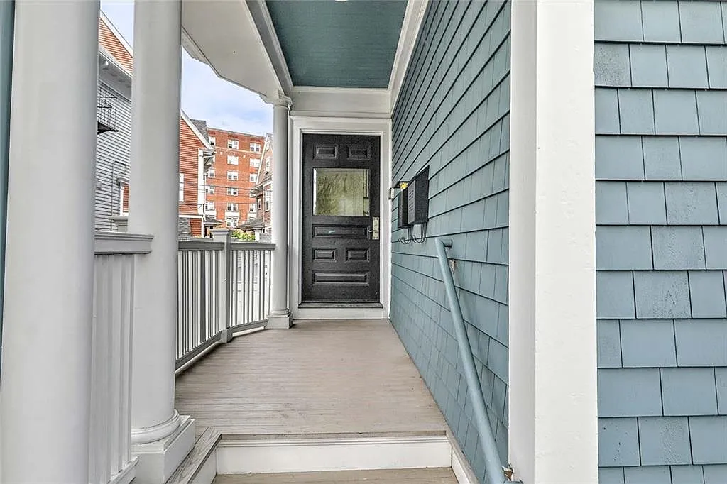 2 bed, 2.0 bath, 1384 sqft, $3,800 — Photo 4