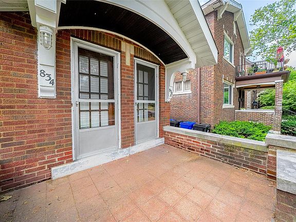 2nd image of 834 Pennsylvania Ave #B