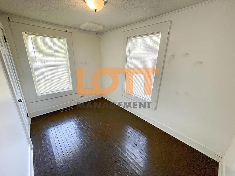 4 Pelzer St — Photo 12