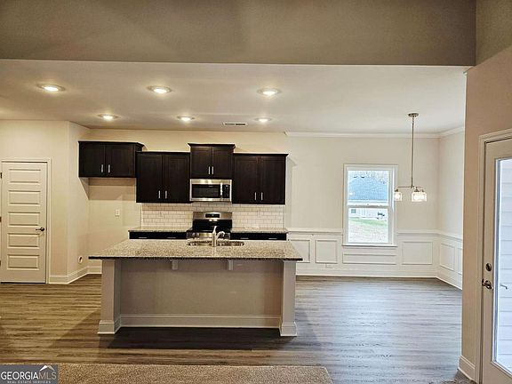 4th image of 216 Rhett Dr #12