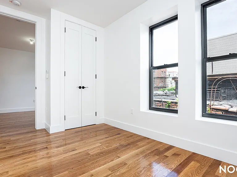 589 Knickerbocker Ave #2 — Photo 16