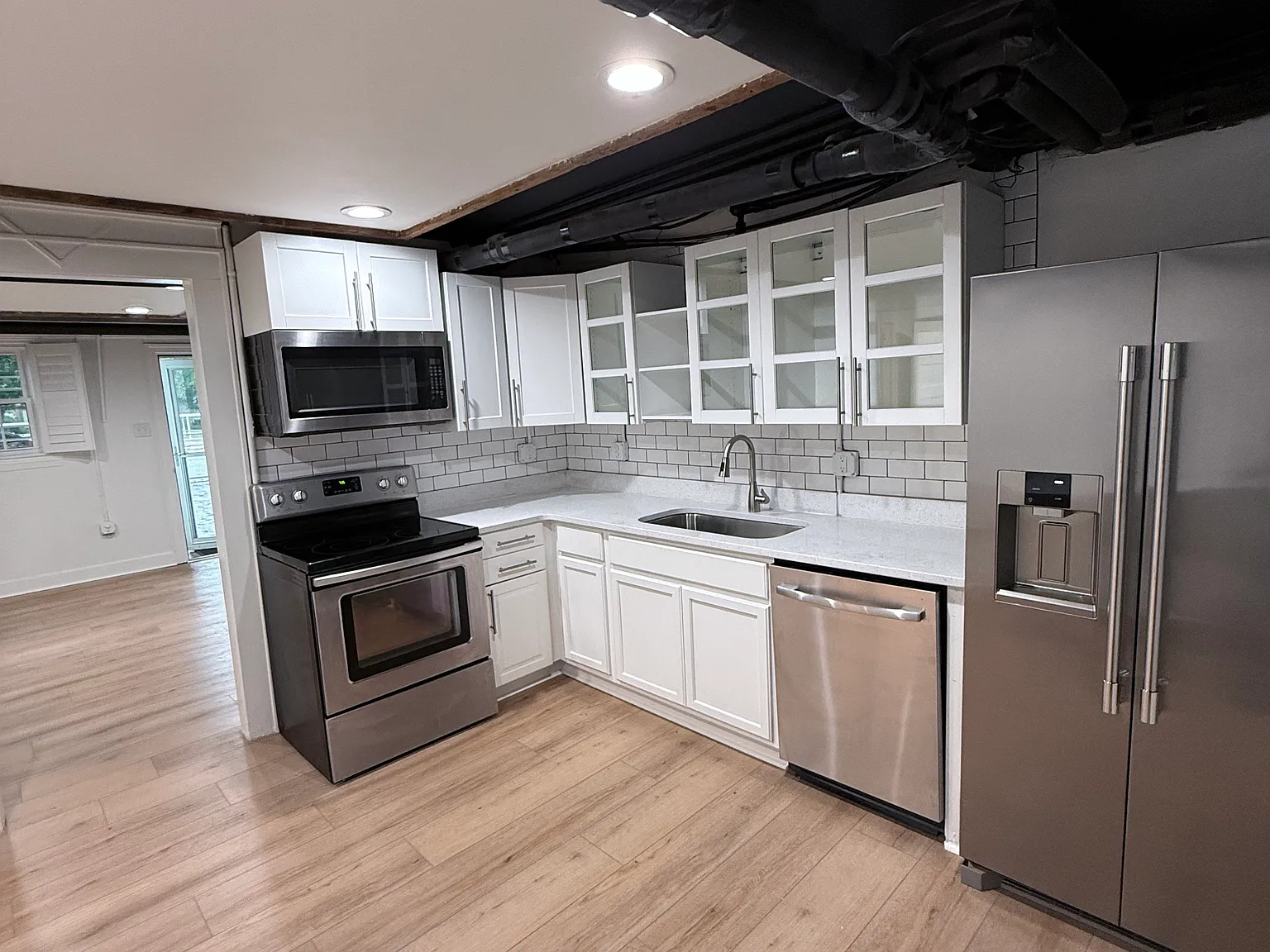 2 bed, 1100 sqft, $1,600 — Photo 4