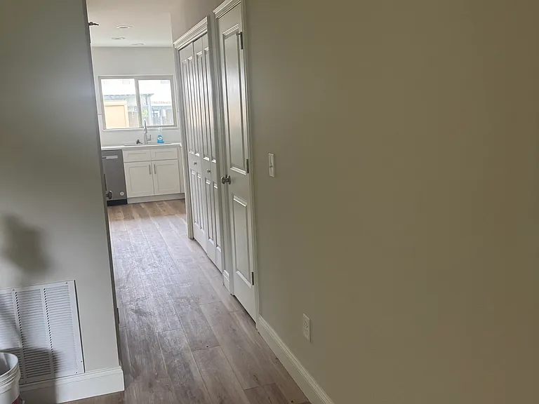 8205 Kensington Sq — Photo 16