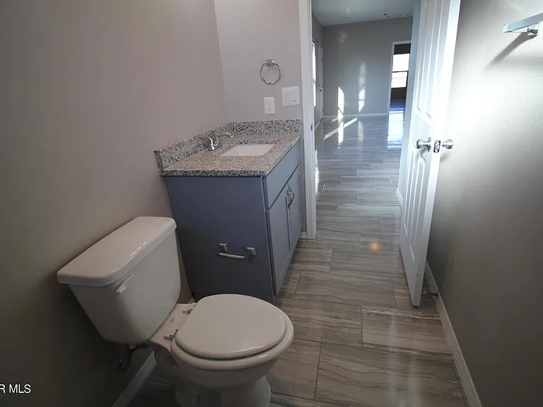 517 Val Verde St #B — Photo 20