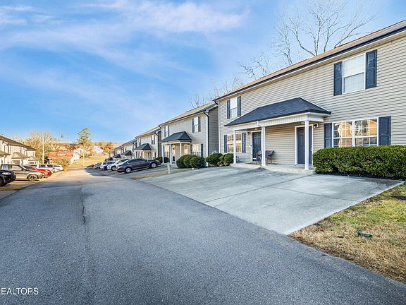 3rd image of 4738 Forest Landing Way