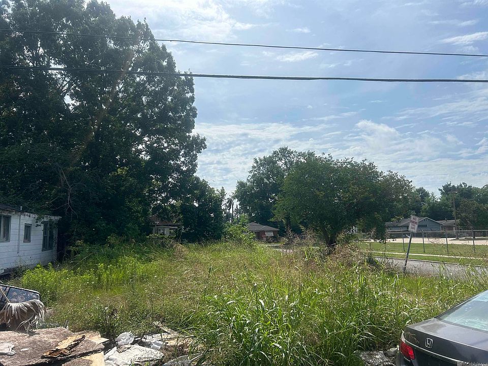2nd image of 655 S 15th St