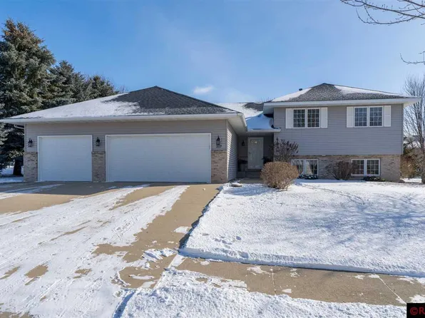 217 Rockwell Dr, Eagle Lake, MN 56024