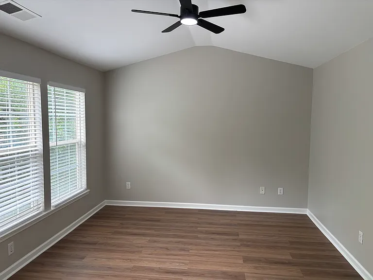 2435 Normancrest Ct — Photo 21
