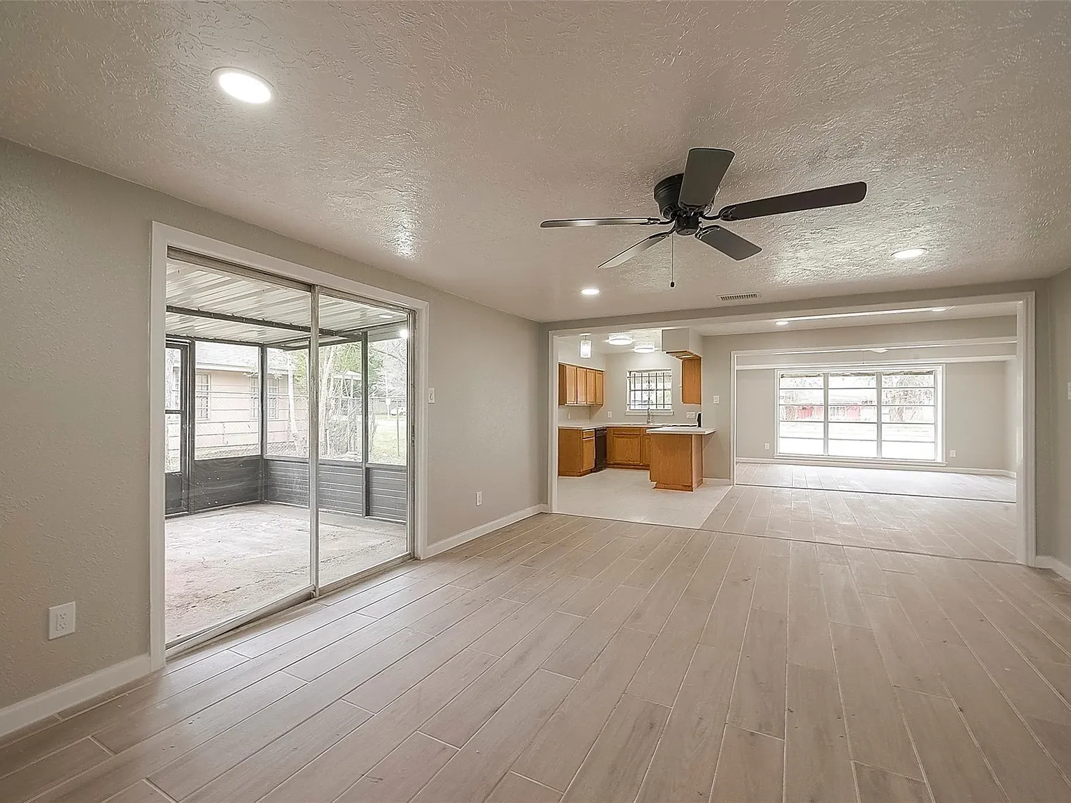 4 bed, 2.5 bath, 1634 sqft, $1,850 — Photo 4