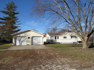 25 Chestnut St, Weldon, IL 61882