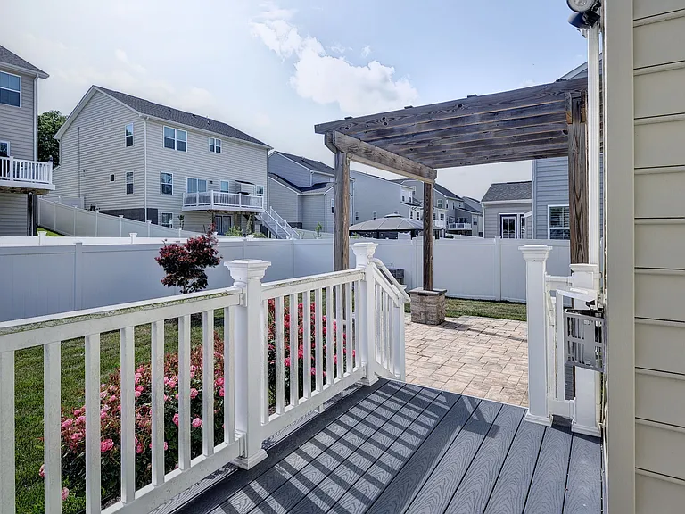 515 Clements Mill Trce — Photo 32
