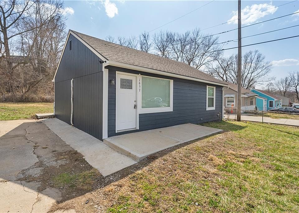 1st image of 1657 Holt Ln