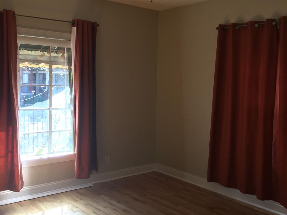 1st image of 912 W 1st St APT 2