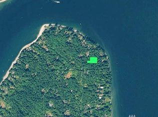 17122 Kinnear Rd NE, Bainbridge Island, WA 98110