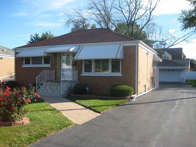 1st image of 421 Buckthorn Ln
