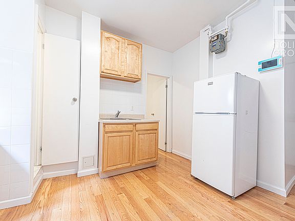 4th image of 149 Elizabeth St #Ab6