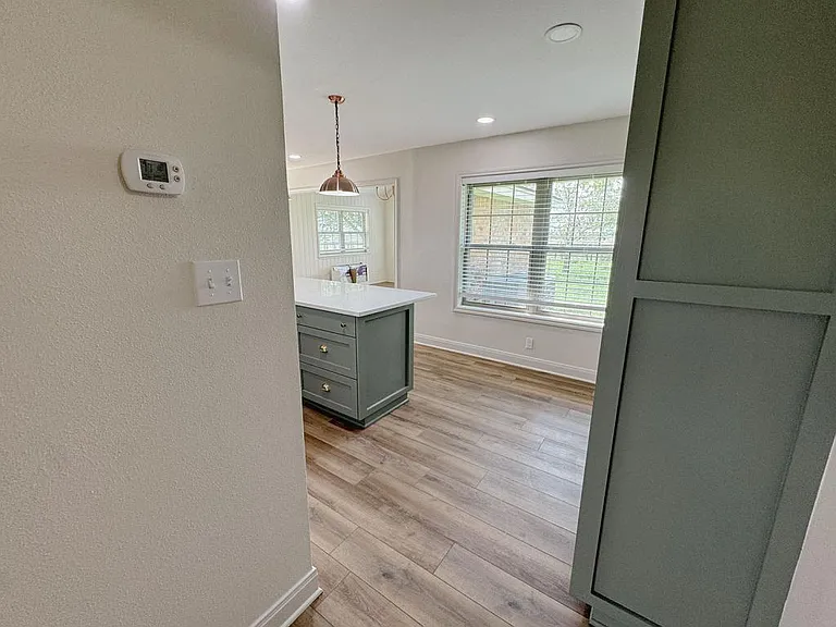 5121 FM 446 — Photo 8