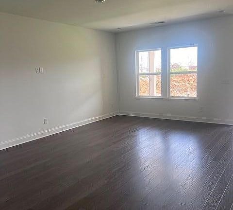 4th image of 730 Omaha Dr