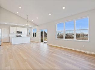 15510 Goodview Trl N, Hugo, MN 55038