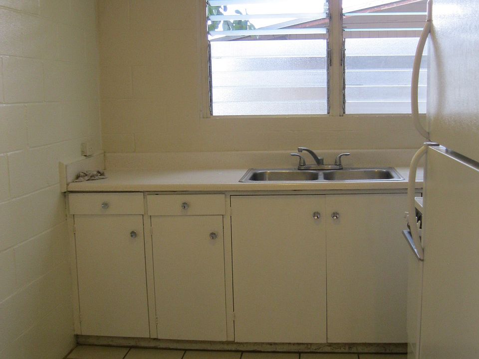 2nd image of 69 Lakeview Cir APT 3