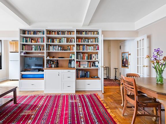 2nd image of 135 Eastern Pkwy APT 6L